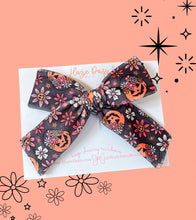 Load image into Gallery viewer, Pumpkin Party Velvet Ruthie Bow