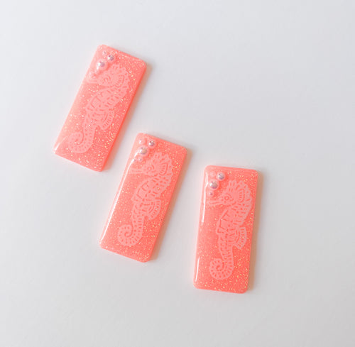 *Seconds* Seahorse on Peach Pop Clips