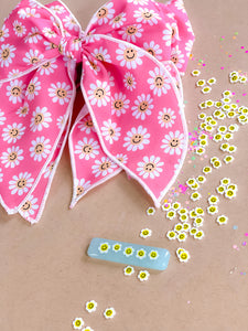 XL Pink Smiley Daisies Blaire Bow